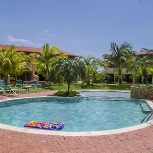 Family-flexication-friendly Villa, Few Steps From Eagle Aruba
