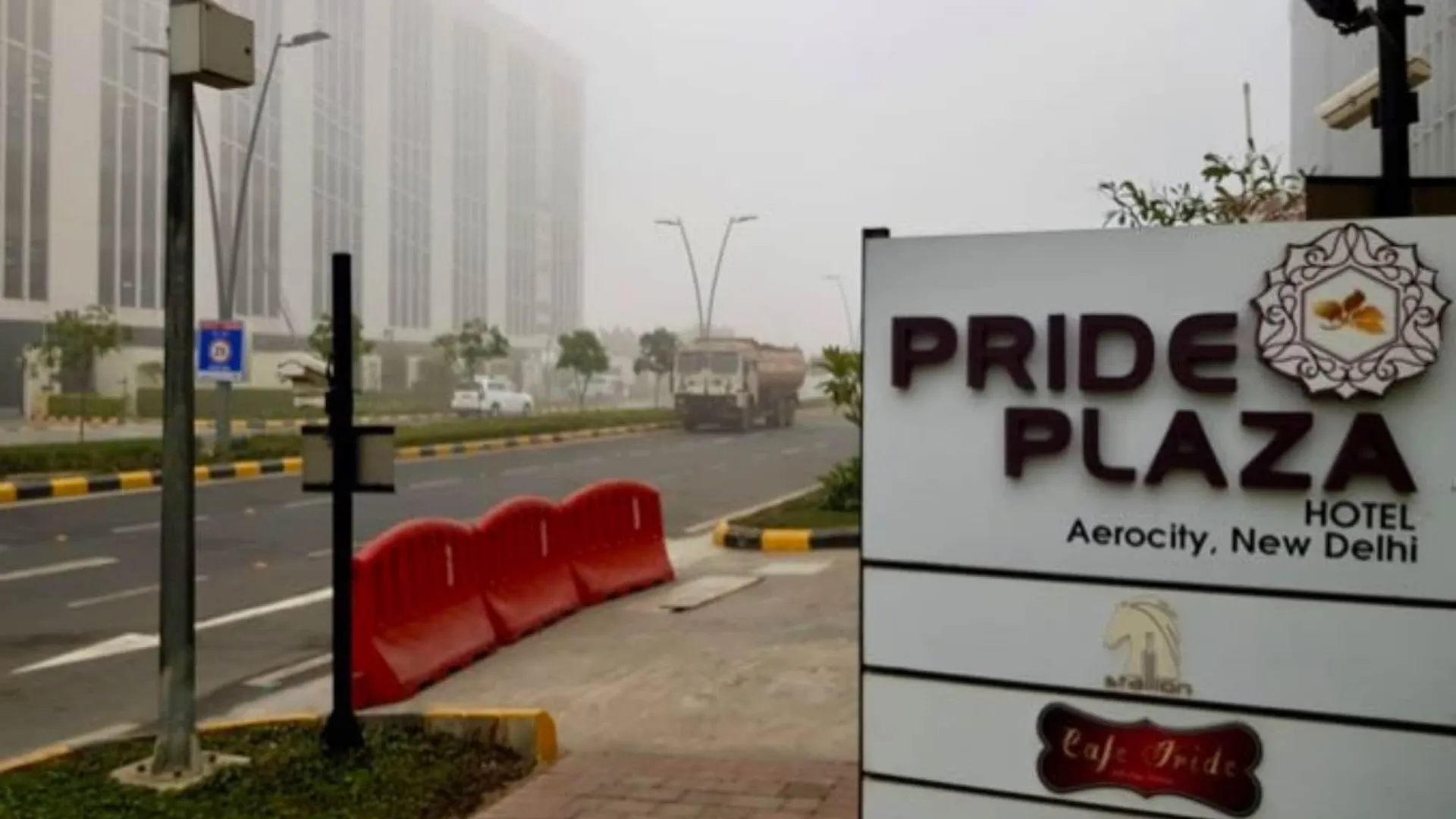 ***** Otel Pride Plaza Hotel, Aerocity Yeni Delhi Hindistan