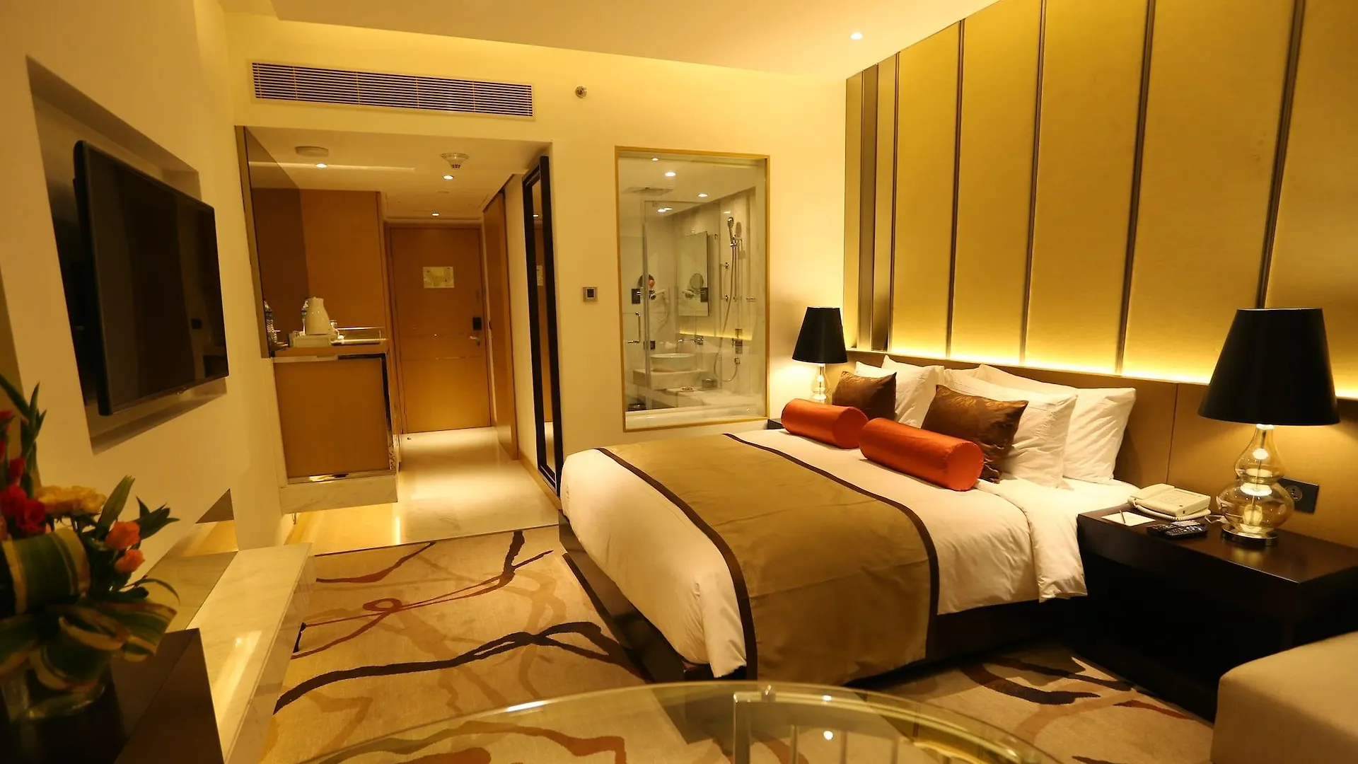 Otel Pride Plaza Hotel, Aerocity Yeni Delhi