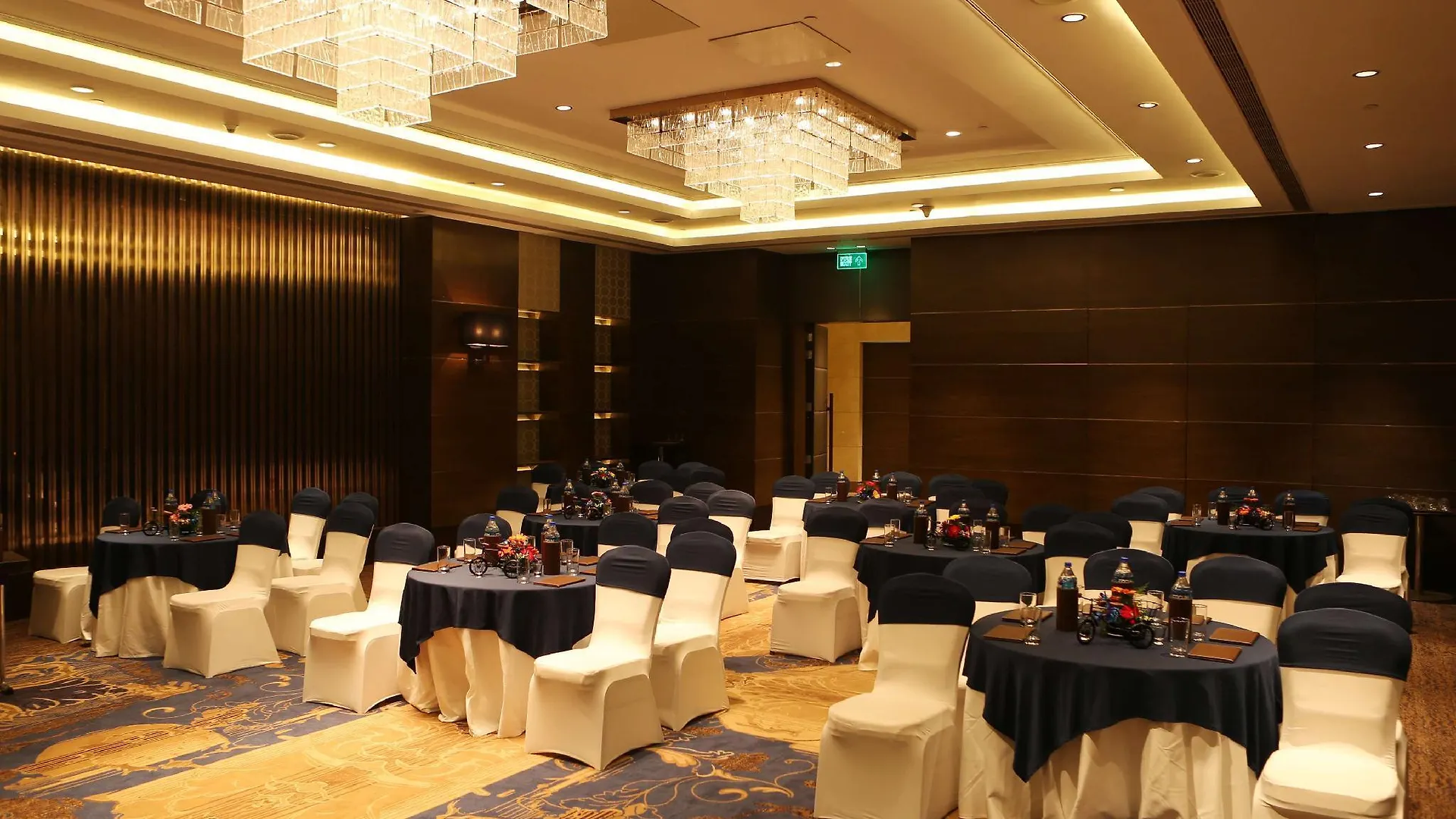 Otel Pride Plaza Hotel, Aerocity Yeni Delhi